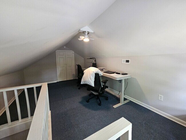 Building Photo - 3000 Peronne Ave