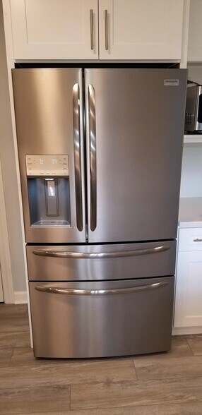 Unit 1 - 679 Park Ave W