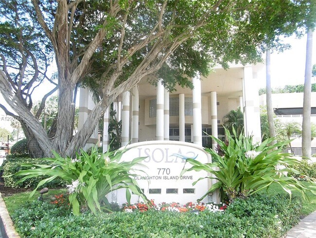 Building Photo - 770 Claughton Island Dr