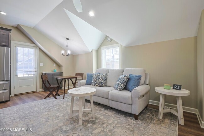 Building Photo - 246 Mantoloking Rd