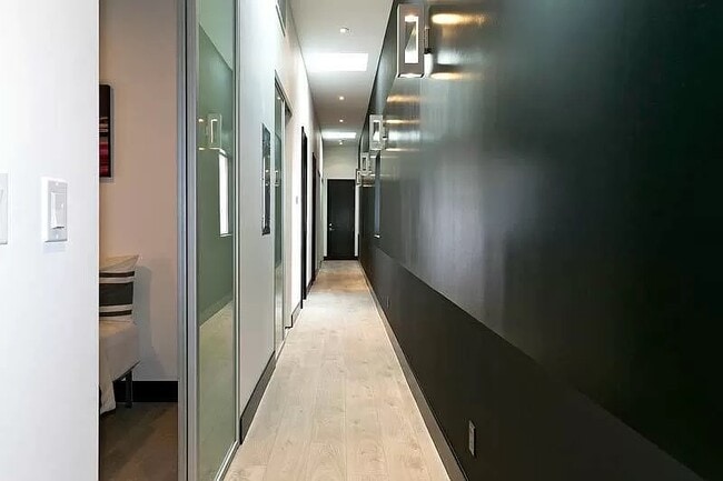 Building Photo - 2872 Harrison-