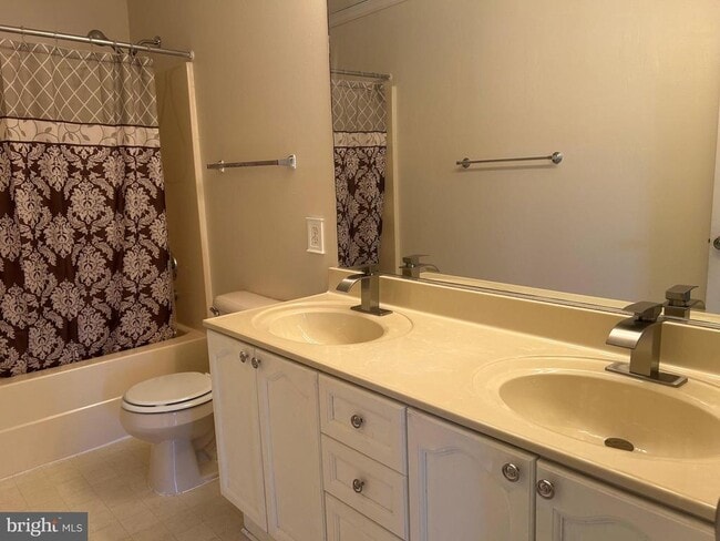 Building Photo - 13220 Willow Point Dr