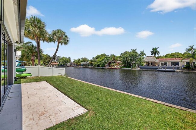 Building Photo - 2157 Coral Gardens Dr