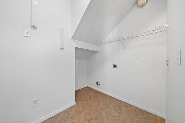 Building Photo - 4035 Redroyal Ave