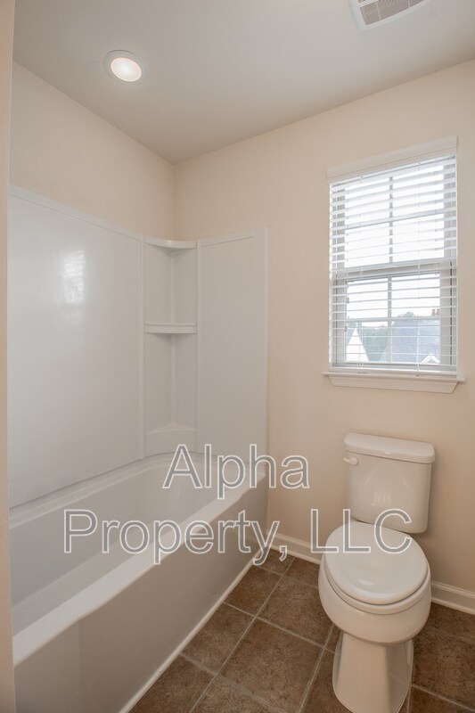 Building Photo - 406 Christiane Way