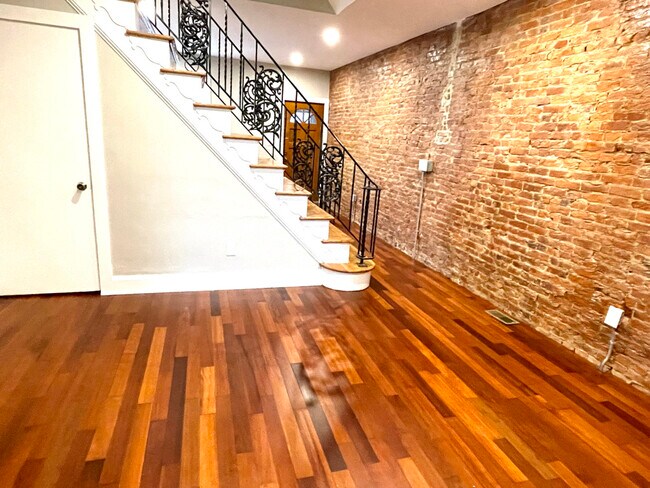 Building Photo - 4680 Umbria St