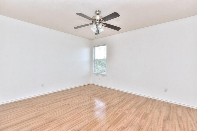 Building Photo - 233 Brandons Way