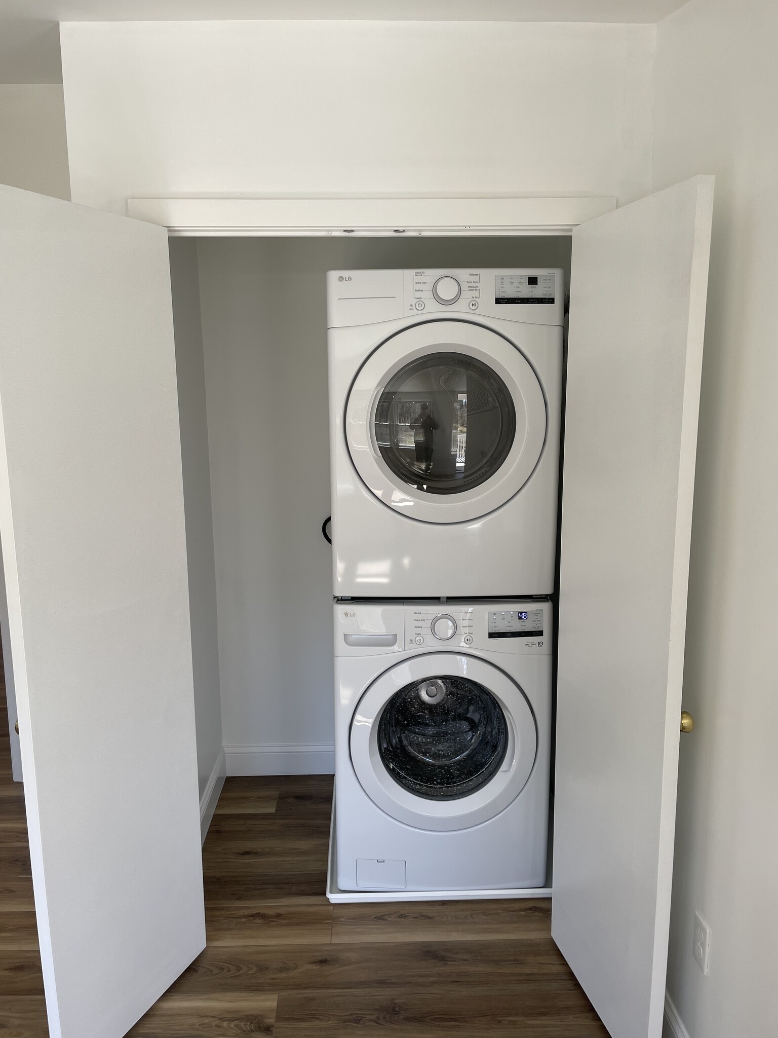 Washer/dryer - 133 Lake Hayward Rd