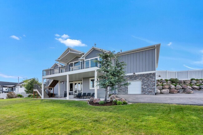 Building Photo - 2872 N Sorrel Dr
