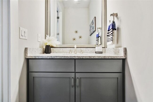 Building Photo - 692 Drewry St NE