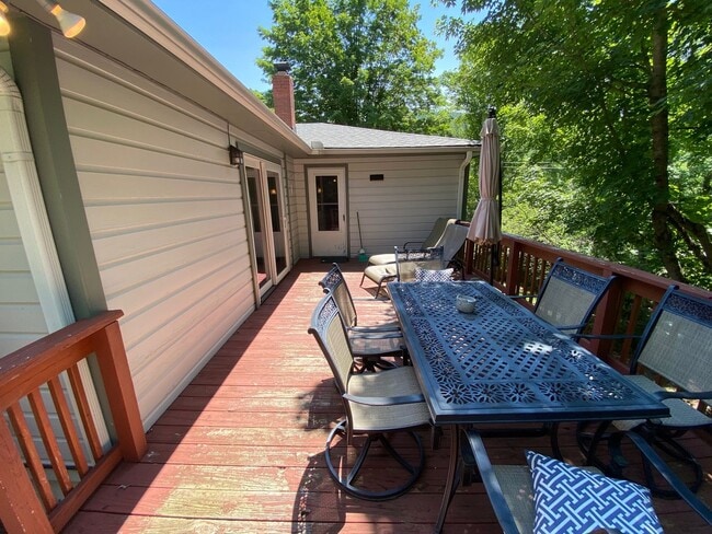 Building Photo - North AVL - Spacious Home with Large Yard and Outdoor Fireplace!