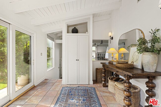 Building Photo - 7445 Palo Vista Dr