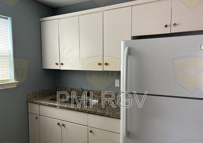 Building Photo - 1420 Quitaca Dr