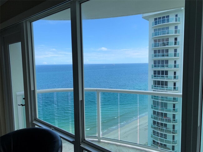 Building Photo - 3410 Galt Ocean Dr