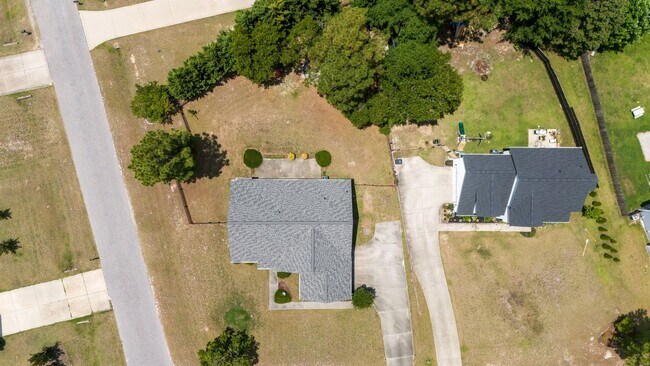 Building Photo - 3 Bed 2 Bath Convenient to Fayetteville an...