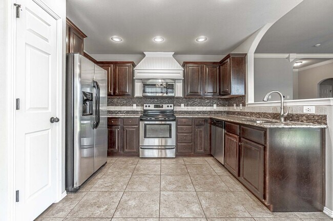 Building Photo - Beautiful Home in Bentonville!