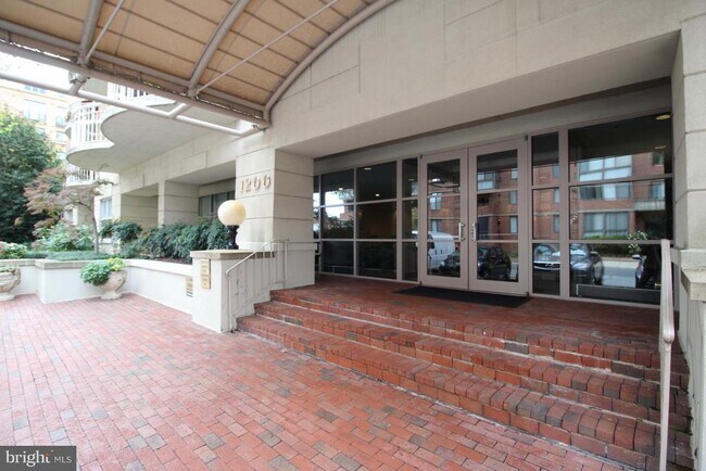 Building Photo - 1200 Braddock Pl