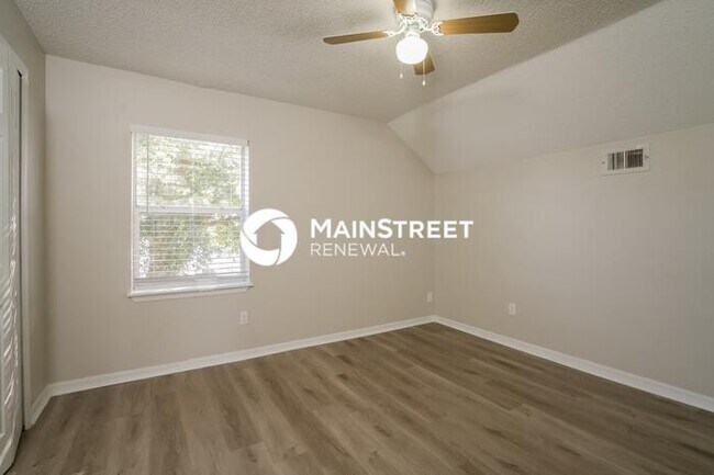 Building Photo - 4 Bedroom Pet-Friendly Home in DAVENPORT, FL with Main Street Renewal