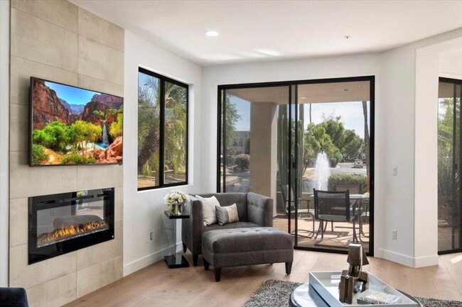 Building Photo - 7700 E Gainey Ranch Rd