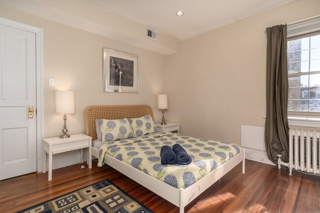 Building Photo - 2633 Adams Mill Rd NW