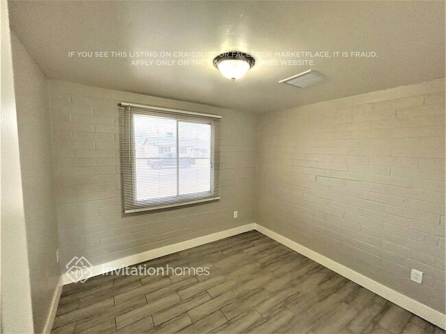 Building Photo - 4309 N 72nd Ln