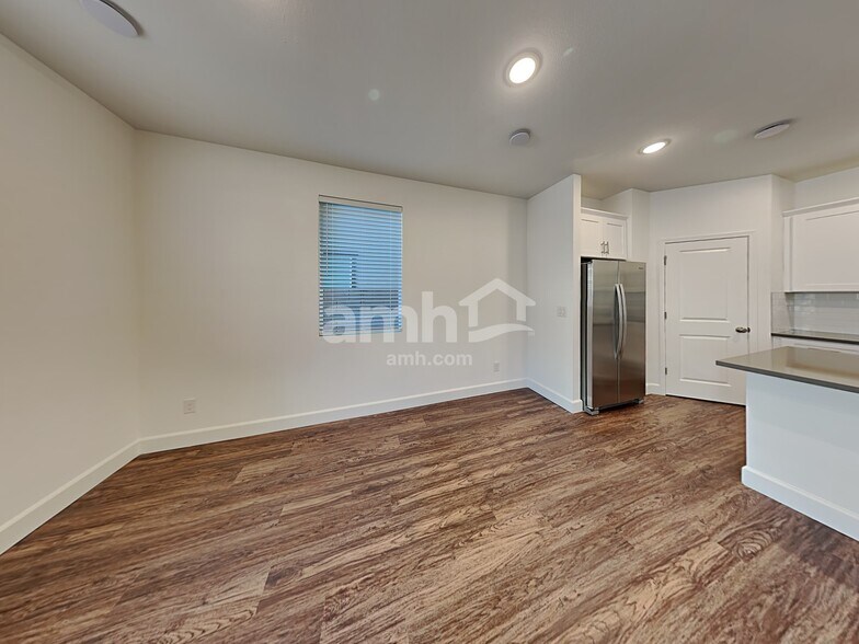 Building Photo - 9131 Crocker Pt Ct