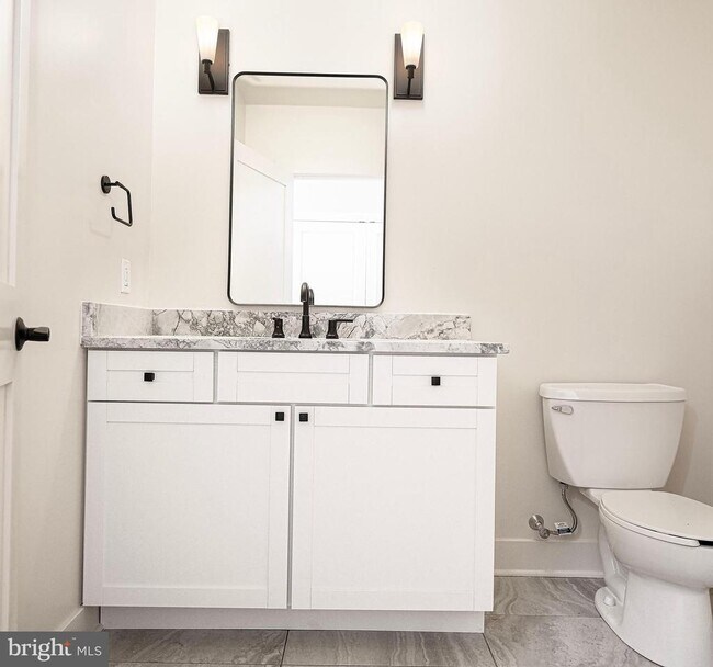 Building Photo - 128 N Bond St