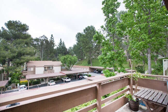 Building Photo - Furnished Condo in Desirable Community in ...