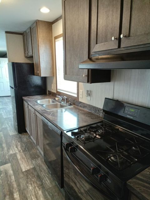 Building Photo - 4928 Bay Dr