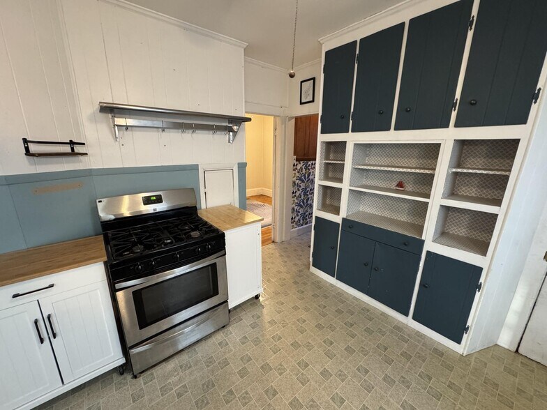 Building Photo - 377 Highland Ave