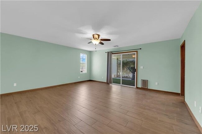 Building Photo - 1.2 Acres with Indoor & Outdoor RV Parking!!!!