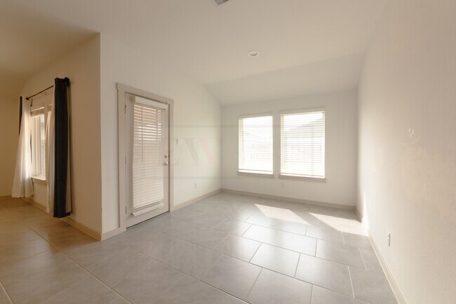 Building Photo - 4010 Garver Grv Ln