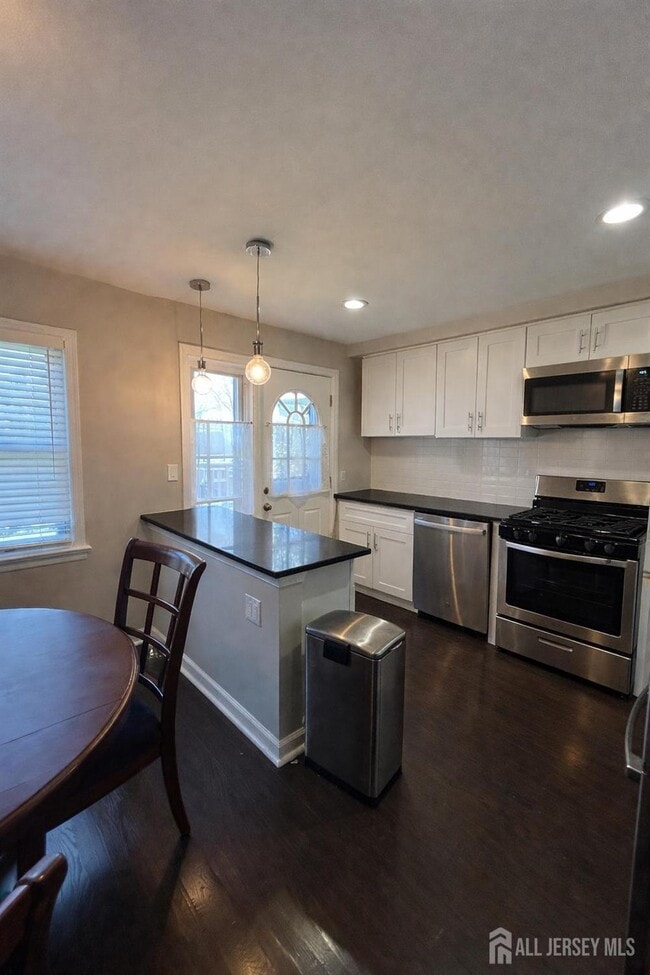 Building Photo - 35 Victory Ct