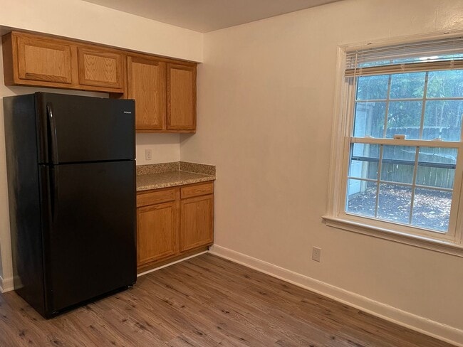 Building Photo - Coleman Place 3-bedroom, 2-bath Condo