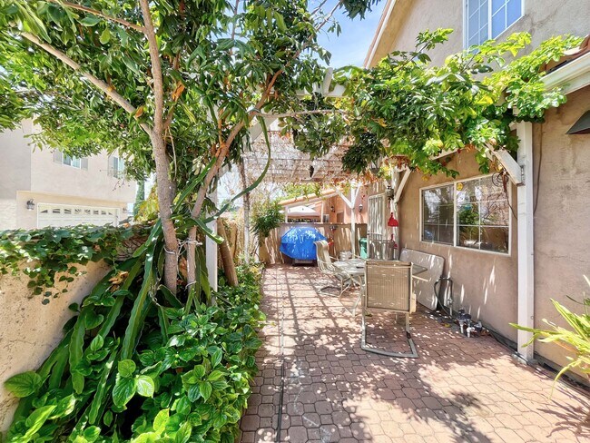 Building Photo - 3736 Puente Ave