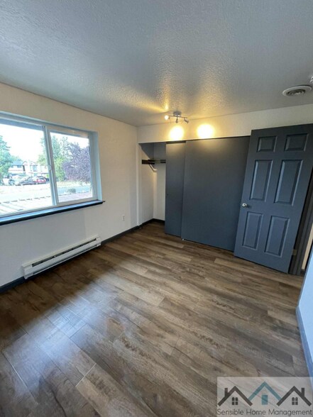 Building Photo - 1018 76 St Ct E