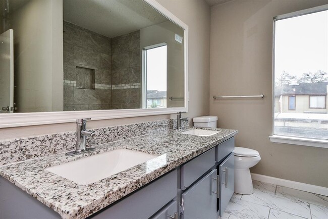 Building Photo - 12569 Wellington Park Dr