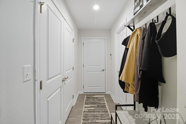 Building Photo - 1335 Ashbury St