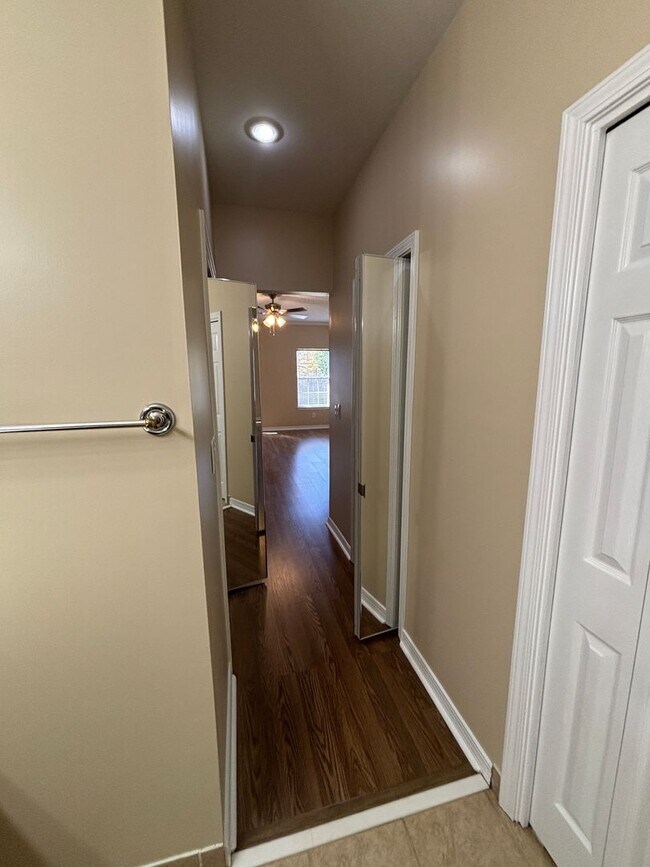 Building Photo - 3421 Cherry Ridge Rd