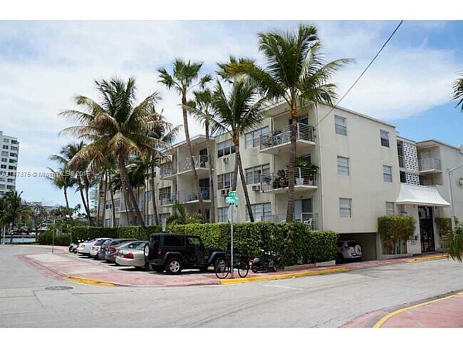 Building Photo - 1441 Lincoln Rd