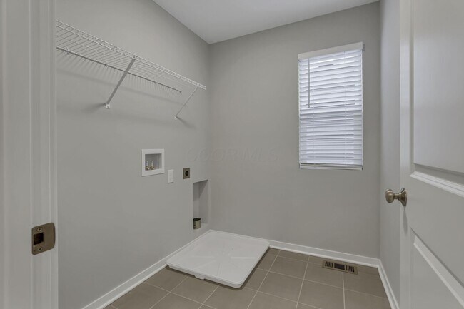 Building Photo - 3832 Old Glory Lp