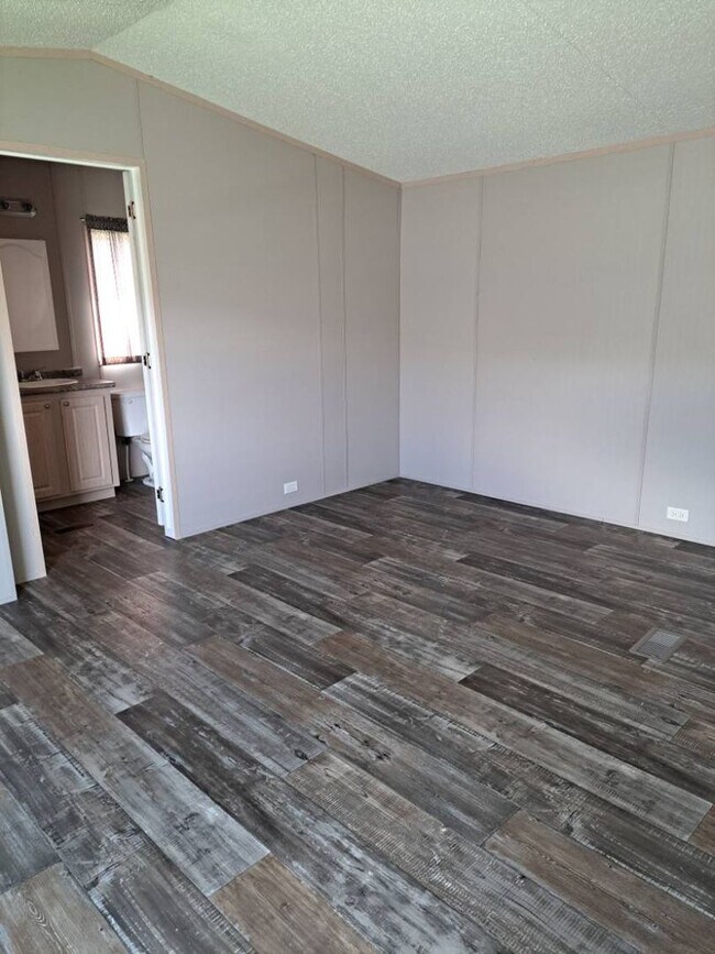 Building Photo - New 3-Bed, 2-Bath! SUMMER SPECIAL-LIMITED ...