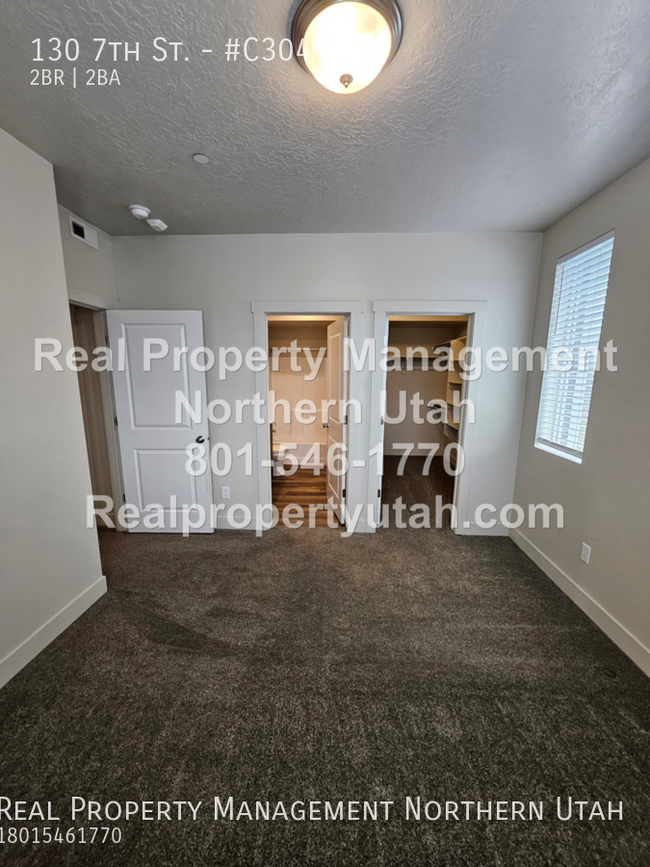 Building Photo - 2 Bedroom 2 Bath Top Level Apartment Comin...