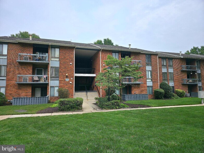 Building Photo - 114 Van Buren Rd