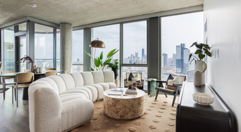 Primary Photo - 1152 W Carroll Ave