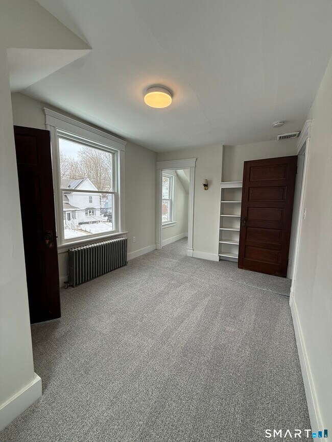 Building Photo - 17 Sylvan Ave