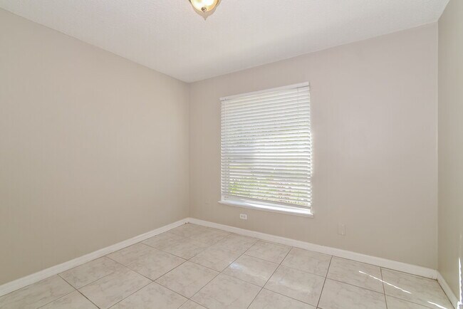 Building Photo - 417 Delicata Dr