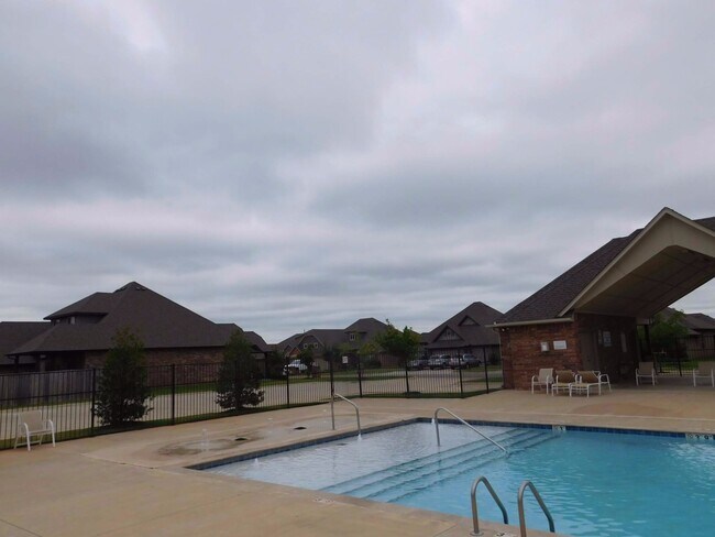 Building Photo - Luxury 4 Bedroom, 2.5 Bath Home with Bonus Room and Storm Shelter in Deer Creek Schools.