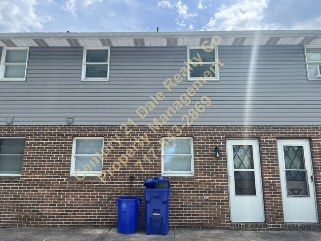Building Photo - 2 Bedroom, 1.5 Bath in Dallastown