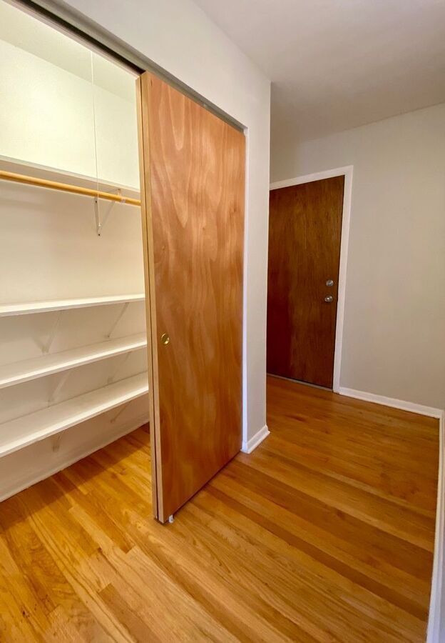 Building Photo - 158 Walton St